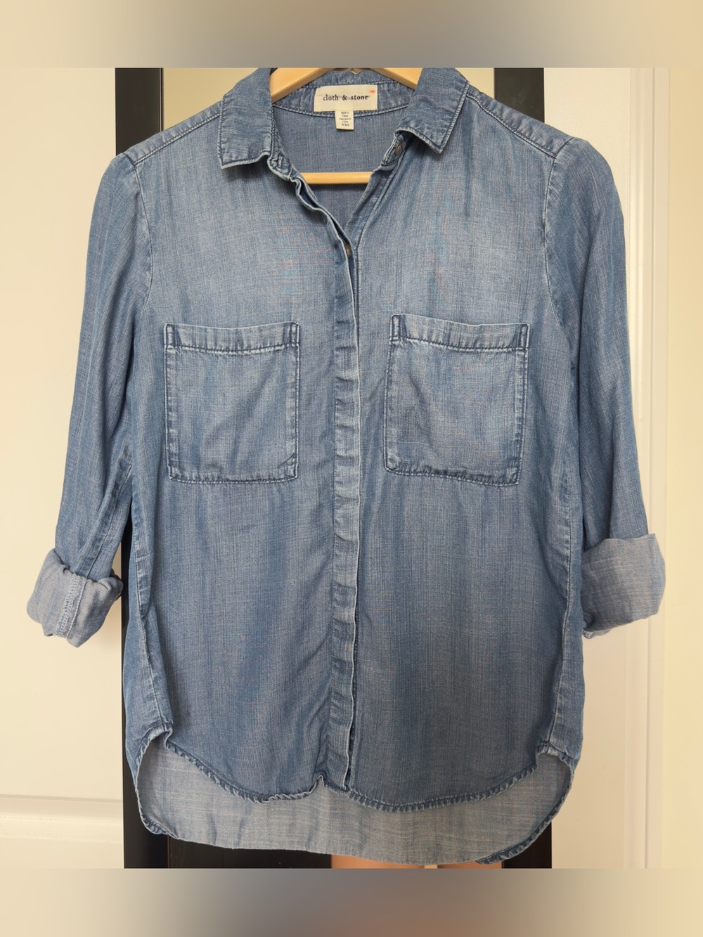 cloth & stone Faded Blue Chambray Button-Front Shirt